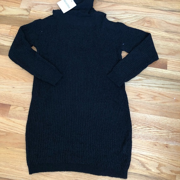 Reverse Sweaters - Reverse Turtleneck coldshoulder knit tunic sweater